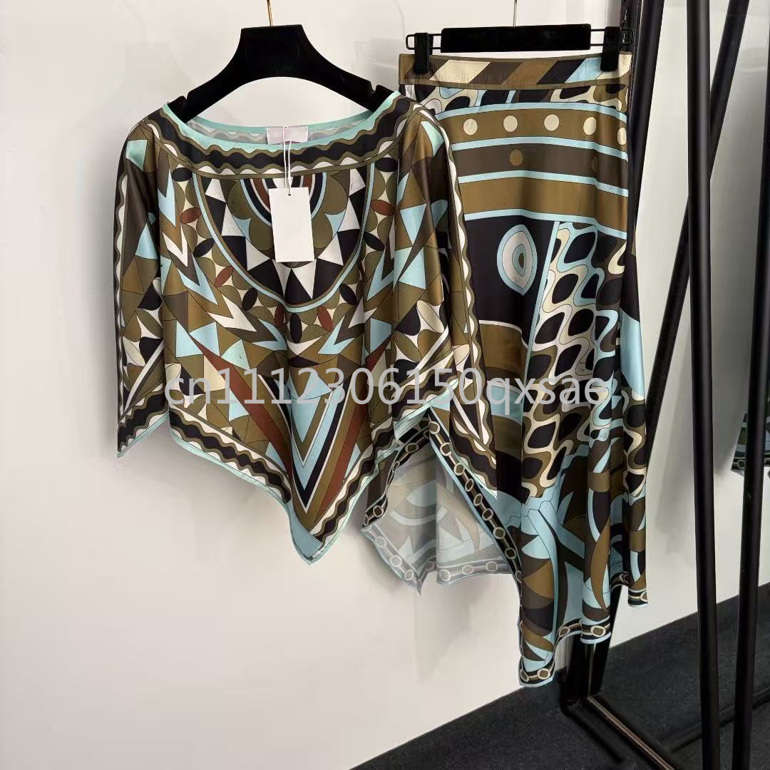 Set di Abiti Neri da Donna dal - Streetwear Brands Logo recensione e prezzo